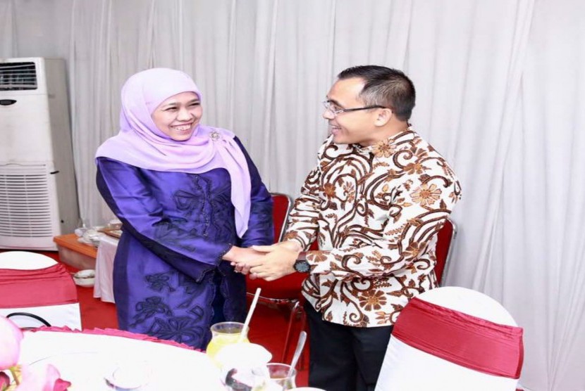 Bupati Banyuwangi Abdullah Azwar Anas (kanan) dan Menteri Sosial Khofifah Indar Parawansa.