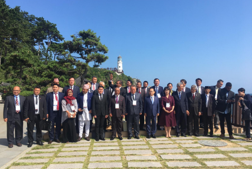 Bupati Bogor menghadiri pertemuan dengan 124 kepala daerah se-Asia Pasifik di Busan, Korea Selatan.