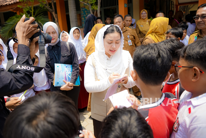 Bupati Brebes Paramitha Widya Kusuma.