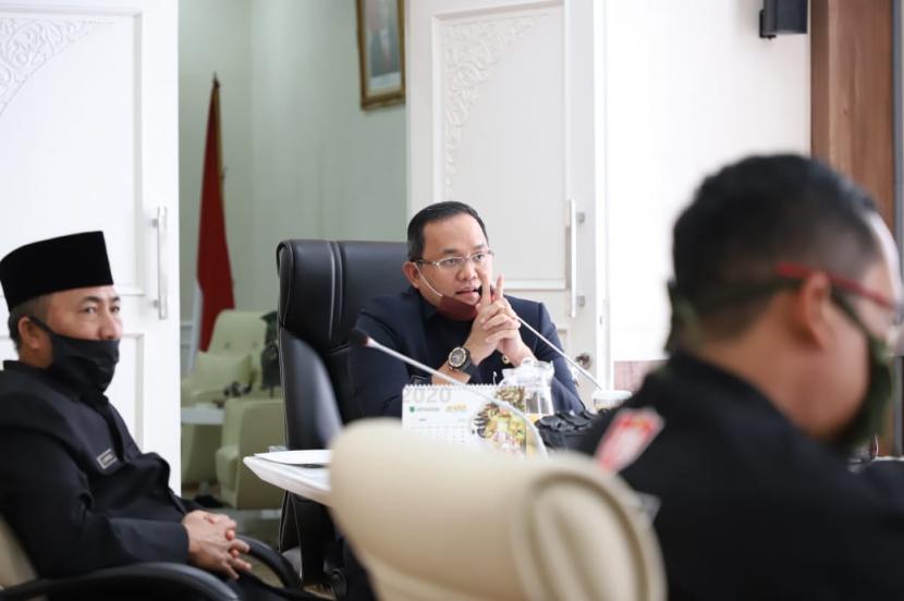 Bupati Dodi Reza mengatakan eksekutif dan legislatif di Bumi Serasan Sekate telah menuntaskan Laporan Harta Kekayaan Penyelenggara Negara (LHKPN) Tahun 2019 100 persen.