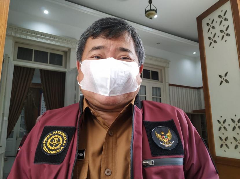 Bupati Garut Rudy Gunawan saat diwawancara di Pendopo Kabupaten Garut, Jawa Barat, Senin (23/8).