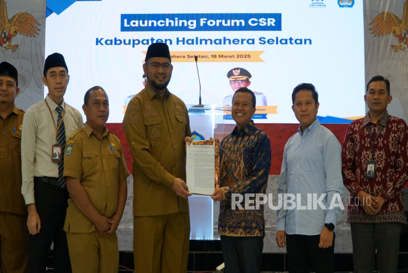 Bupati Halmahera Selatan Hasan Ali Bassam Kasuba, resmi meluncurkan Forum CSR, Selasa (18/03/2025). 