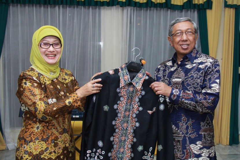 650 Koleksi Model Baju Batik Haji Nasional HD Terbaru