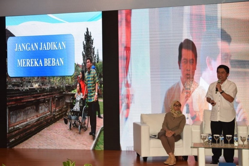 Bupati Klungkung Bali, I Nyoman Suwirta saat menjadi narasumber dalam acara Seminar dan Expo disabilitas di Gedung Kementerian Tenaga Kerja Republik Indonesia