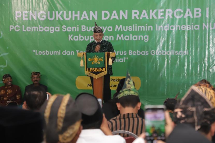 Bupati Malang, M Sanusi menghadiri Pengukuhan dan Rapat Kerja Cabang (RAKERCAB) I PC Lembaga Seni Budaya Muslimin Indonesia (LESBUMI) Nahdlatul Ulama (NU) Kabupaten Malang di MTS NU Pakis, Kabupaten Malang, Ahad (5/6/2022).