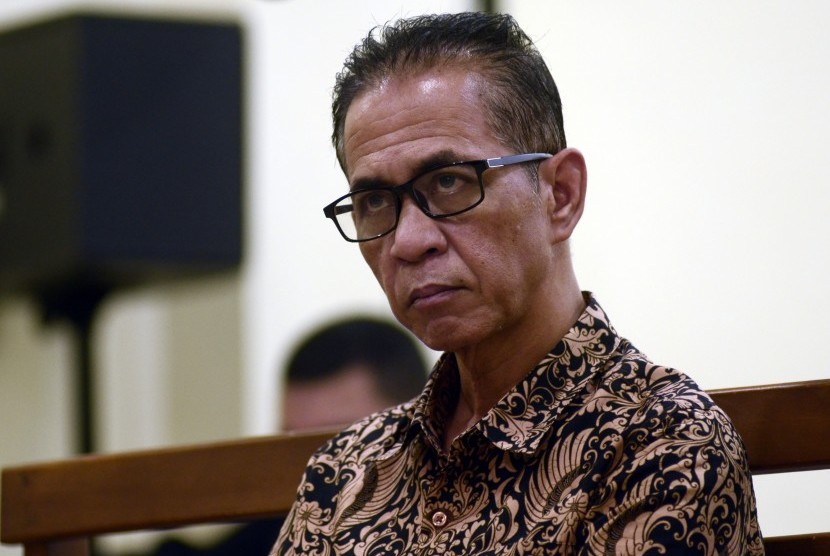 Bupati Mesuji noaktif Khamamik menjalani sidang perdana di Pengadilan Tipikor Bandar Lampung, Lampung, Senin (27/5/2019).