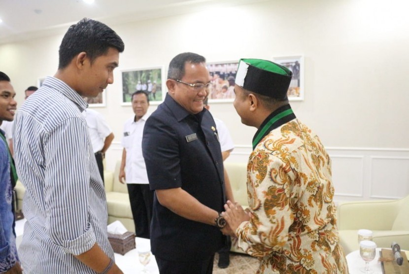 Bupati Musi Banyuasin H Dodi Reza Alex menerima audiensi jajaran pengurus Himpunan Mahasiswa Islam Cabang Palembang, di Ruang Rapat Bupati Muba, Selasa (14/1