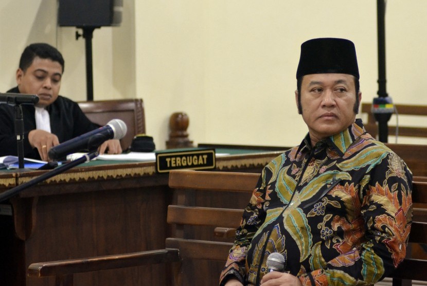 Sidang Zainudin Hasan: Bupati Nonaktif Lampung Selatan Zainudin menjalani sidang di Pengadilan Tipikor Bandar Lampung, Lampung, Senin (4/3/2019).