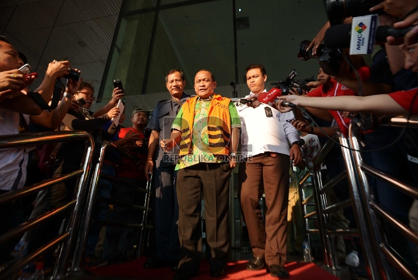 Bupati Pulau Morotai Rusli Sibua usai menjalani pemeriksaan lanjutan di gedung Komisi Pemberantasan Korupsi (KPK),Jakarta, Rabu (22/7).