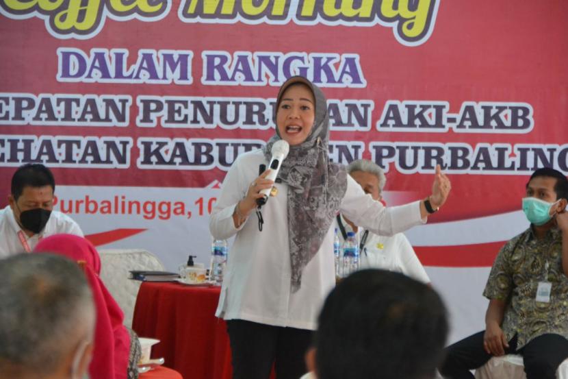 Bupati Purbalingga Dyah Hayuning Pratiwi dalam acara Coffee Morning dalam rangka percepatan penurunan AKI - AKB, di Pendopo Dipokusumo, Rabu (10/8/22).