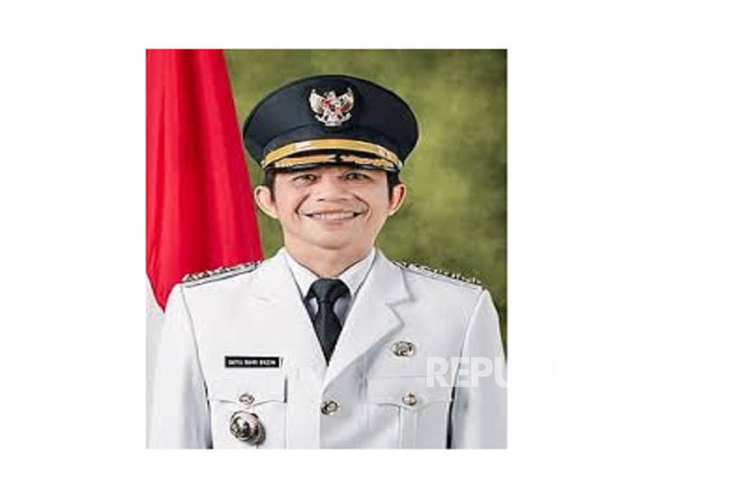 Bupati Purwakarta Saepul Bahri Binzein .