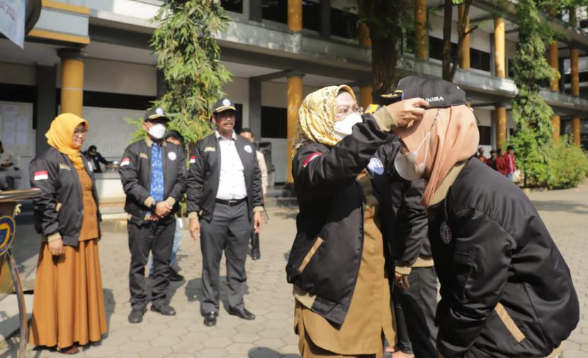 Bupati Serang Ratu Tatu Chasanah melepas kuliah kerja mahasiswa (KKM) Universitas Bina Banga (Uniba).