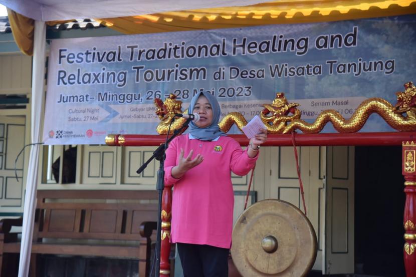 Bupati Sleman Kustini Sri Purnomo menghadiri Festival Traditional Healing and Relaxing Tourism di Desa Wisata Tanjung, Ahad (28/5/2023).