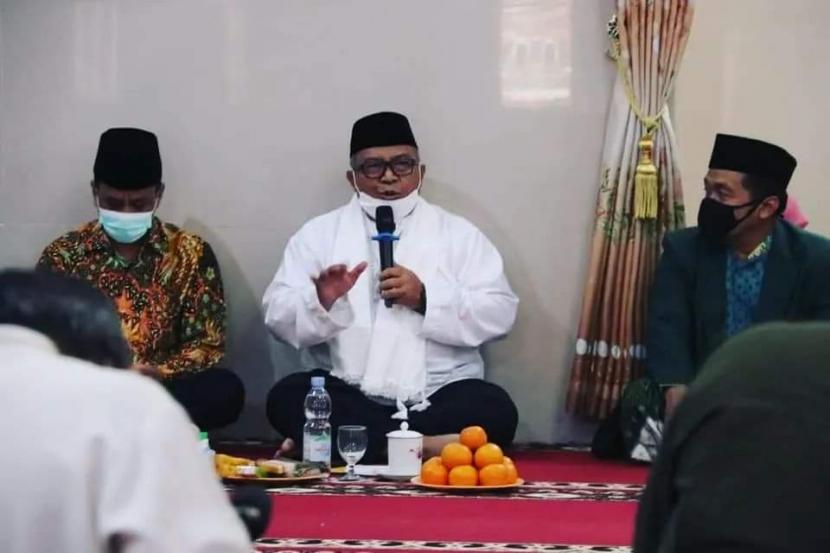 Bupati Sukabumi Marwan Hamami saat meresmikan Masjid Jami Muhibbatul Hasanah di Kampung Cijambe Nyomplong, Desa Sukaresmi, Kecamatan Cisaat, Ahad (6/3/2022) 