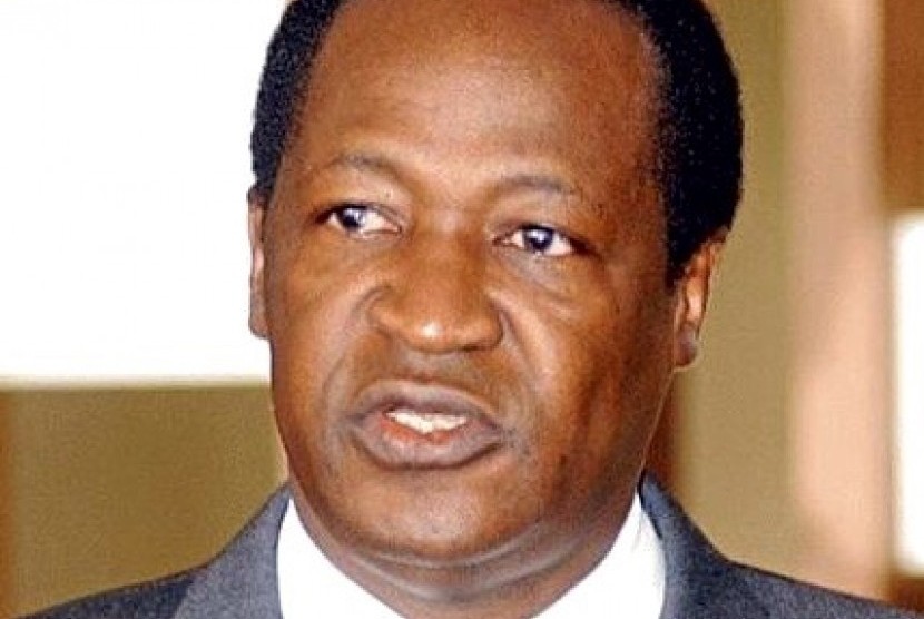 Burkina Faso's president finally steps down on Friday (31/10).
