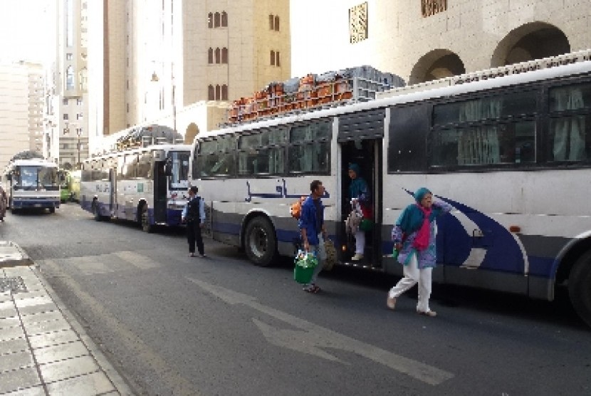   Bus-bus yang mengangkut jamaah  di Kota Madinah Al-Munawarah (Ilustrasi)