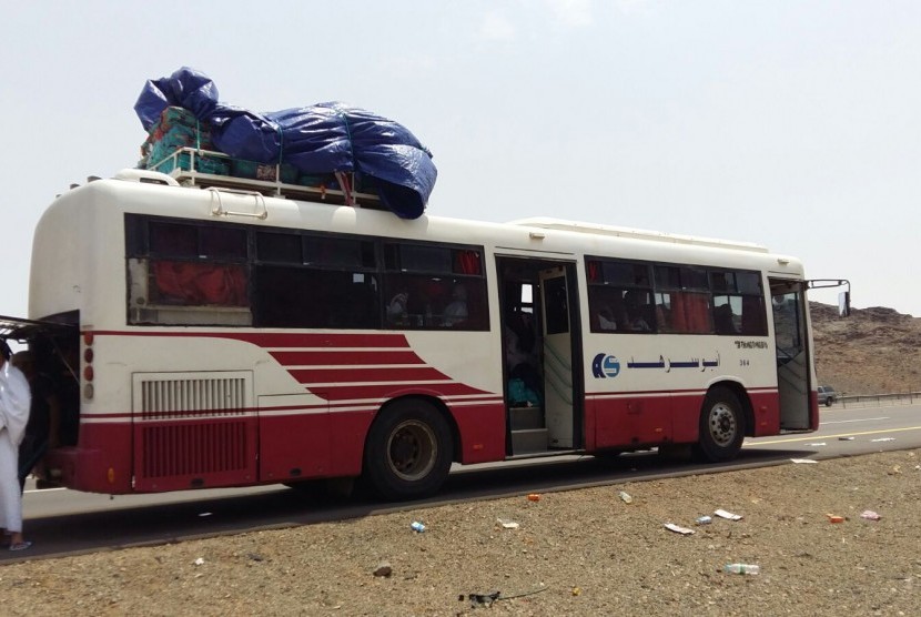 Bus yang membawa pekerja eskpatriat mogok dalam perjalananke Makkah (Ilustrasi)
