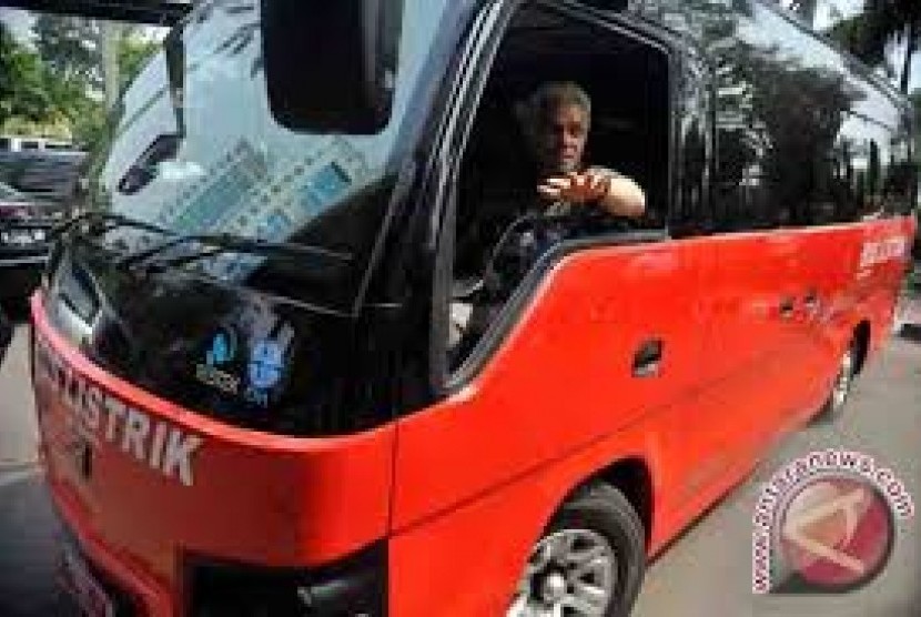 Bus listrik buatan Indonesia untuk mengantar delegasi APEC di Bali