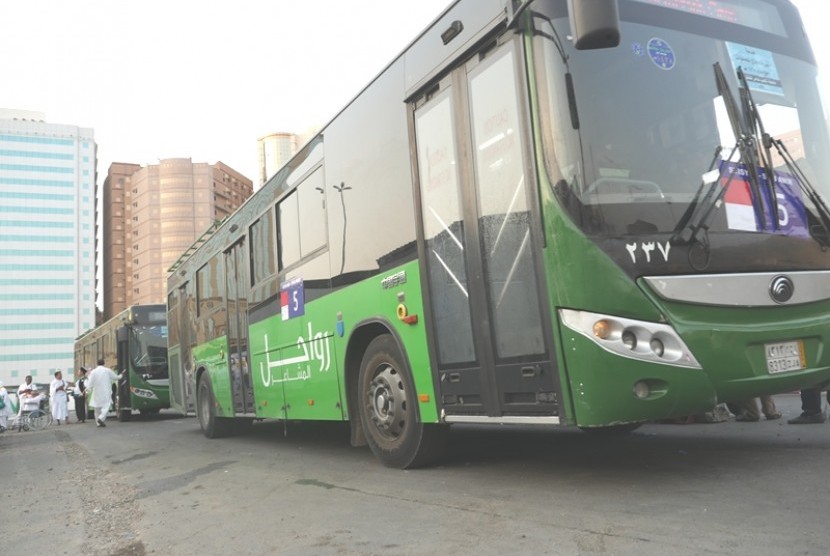 Bus shalawat di Terminal Syaib Amir, Makkah