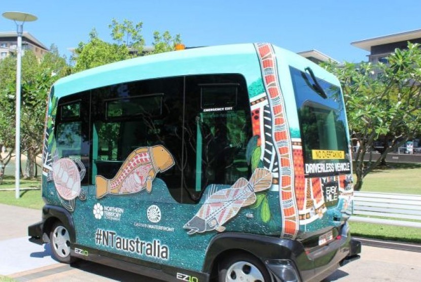 Bus tanpa sopir di Darwin memasuki uji coba tahap kedua dimana bus akan berjalan di jalur pejalan kaki di sepanjang Darwin Waterfront.