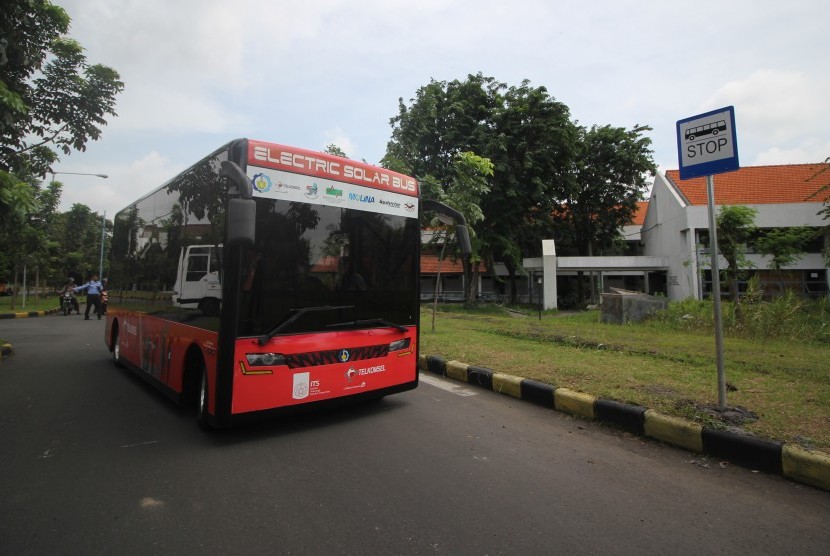 Ilustrasi suasana kampus ITS.