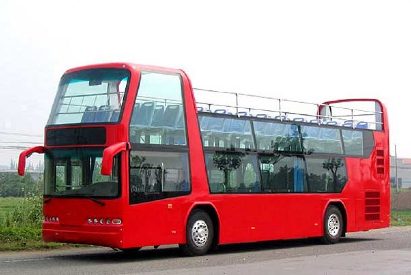 Bus tingkat untuk wisata kota.  (ilustrasi)