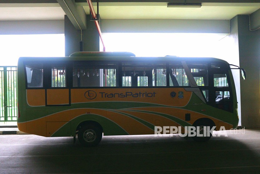 Bus Trans Patriot yang berada di Stadion Patriot Candrabhaga Kota Bekasi saat ini masih belum beroperasi karena belum adanya operator pengelola. Pemkot Bekasi masih melakukan lelang perusahaan untuk menjadi operator.