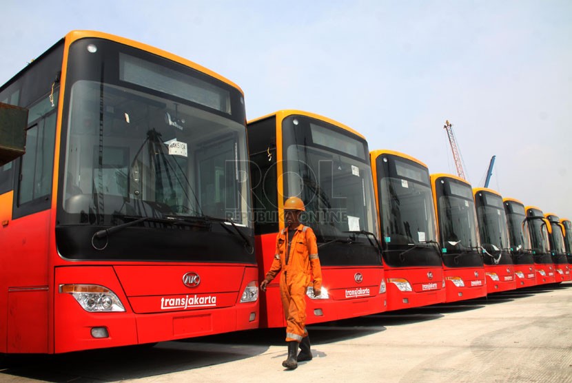 Buses of TransJakarta (illustration)