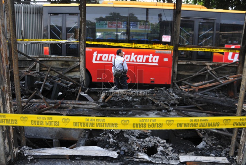  Bus Transjakarta terbakar