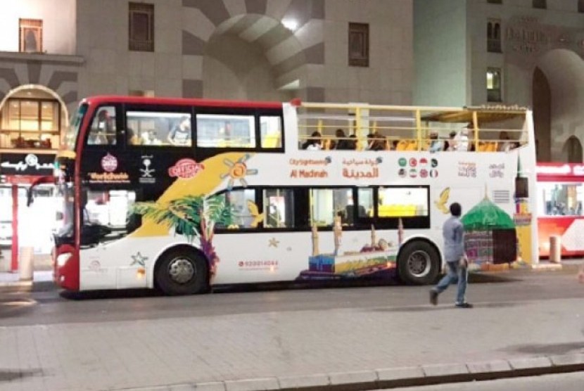 Bus wisata disiapkan untuk melayani jamaah berkunjung ke sebelas situs penting di Madinah.