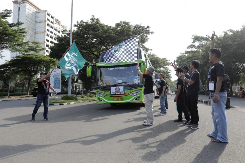 Bus yang digunakan untuk memberangkatkan pemudik lewat program mudik gratis Kowarteg dari Jakarta, Rabu (19/4/2023). 