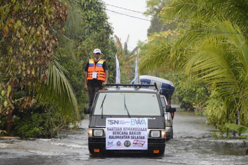 BWA bersinergi dengan Islam Selamatkan Negeri (ISN) menyalurkan bantuan untuk korban banjir di Kalimantan Selatan (Kalsel).