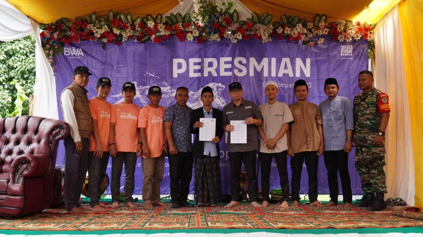 BWA Inovasi Wakaf  meresmikan proyek Wakaf Sarana Air Bersih di Kampung Pamokolan, Desa Sukamulya, Bogor, Jumat (3/2/2023).