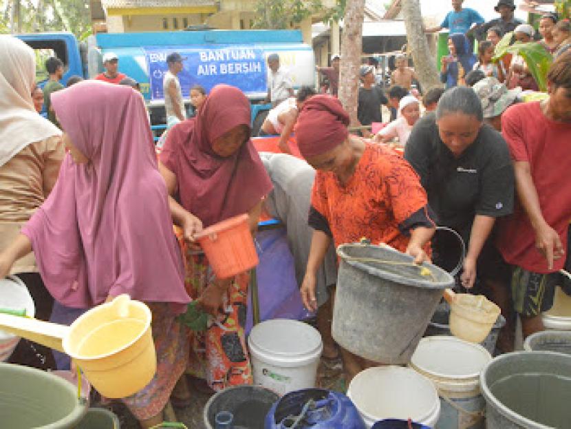 BWA kembali menyalurkan bantuan air bersih kepada masyarakat di Pandeglang Selatan, Banten. 