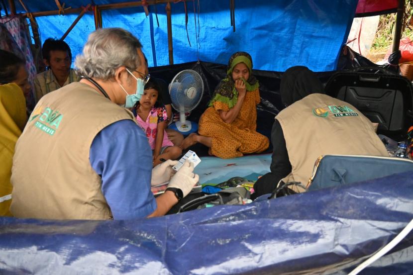 BWA  membantu para penyintas gempa Cianjur dengan membuat Pos Pelayananan Kesehatan Gratis.