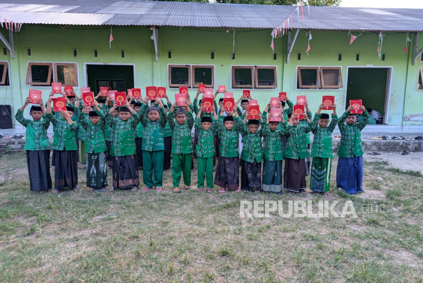 BWA mendistribusikan Alquran ke Gorontalo