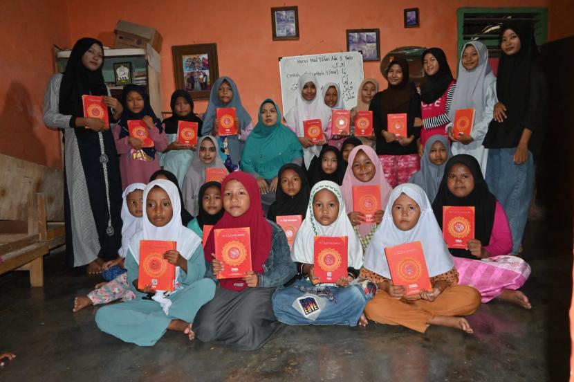 BWA menyalurkan  10.000 mushaf Alquran ke beberapa daerah sasaran di Lampung, antara lain Pulau Sebesi, Pulau Sebuku, Metro, Kalianda, dan Liwa.