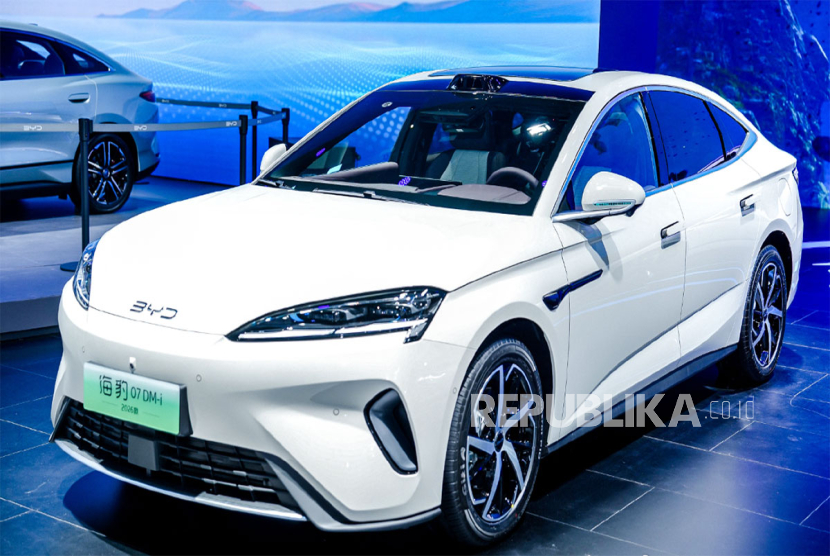 BYD akan meluncurkan sedan hibrida New Seal 07 DM-i pada 15 September 2025.