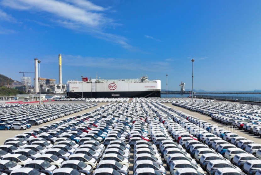 BYD menjadi produsen mobil penumpang dengan laba bersih kuartal pertama tertinggi 2025, mencapai 9,155 miliar yuan (1,28 miliar dolar AS).