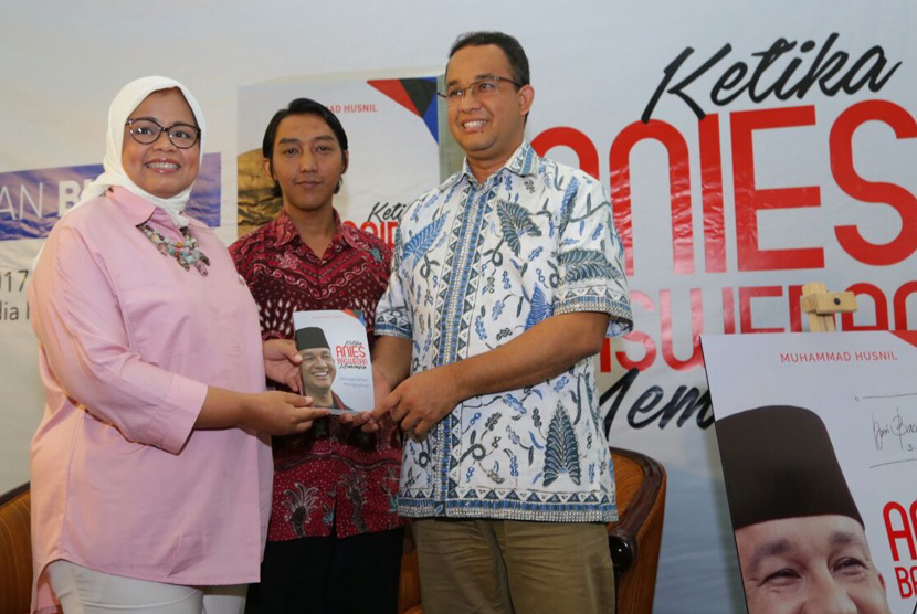  Cagub Anies Baswedan blak-blakan berbicara soal gaya kepemimpinannya di sela peluncuran buku 'Ketika Anies Baswedan Memimpin' di Gramedia Matraman, Jakarta Timur, Jumat (3/2).