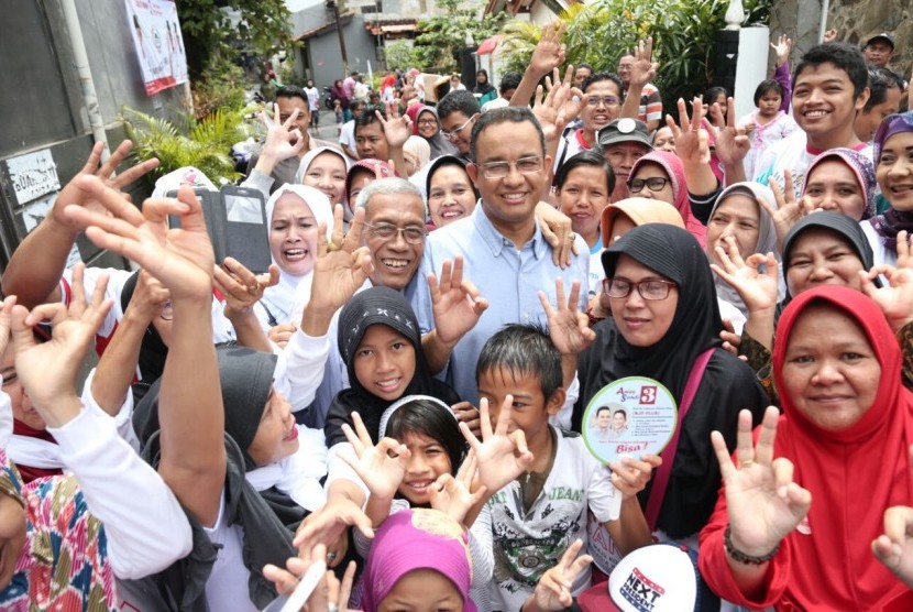 Cagub Anies Baswedan mengunjungi warga Jati Padang, Pasar Minggu, Sabtu (28/1).