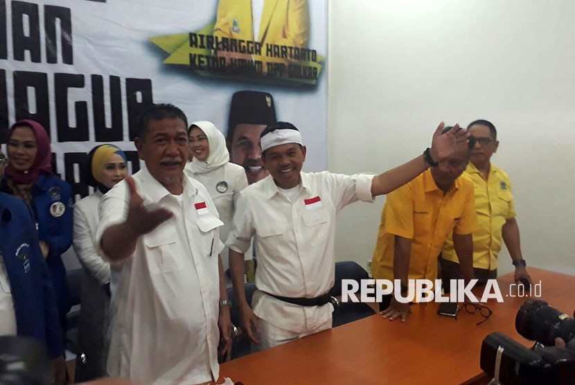 Cagub Deddy Mizwar dan Cawagub Dedi Mulyadi memberikan sambutan dalam Deklarasi 2DM sebagai Pasangan Cagub dan Cawagub. Presiden RI ke 6, Susilo Bambang Yudhoyono (SBY) menyatakan dukungan resmi pada kedua calon tersebut, di Sabuga, Selasa (9/1). 