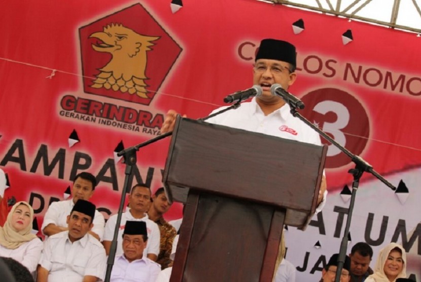 Cagub DKI, Anies Baswedan dalam kegiatan kampanye akbar di Lapangan Arcici, Jakarta Pusat, Ahad (29/1) sore.