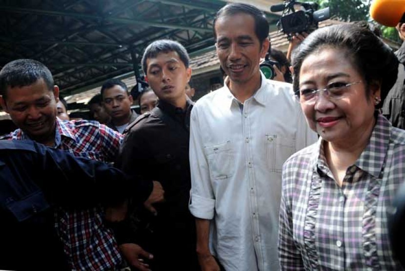Cagub DKI Jakarta Joko Widodo bersama Ketua Umum PDI Perjuangan Megawati Soekarno Putri.
