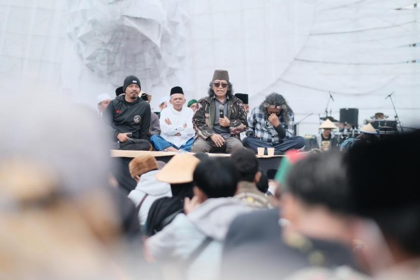 Cak Nun dalam acara Kongkow Budaya sebagai Bagian dari Road To Festival Ekonomi dan Syariah (Fesyar) Jawa 2022, pada hari Ahad (4/9/22) di DCF 2022. 