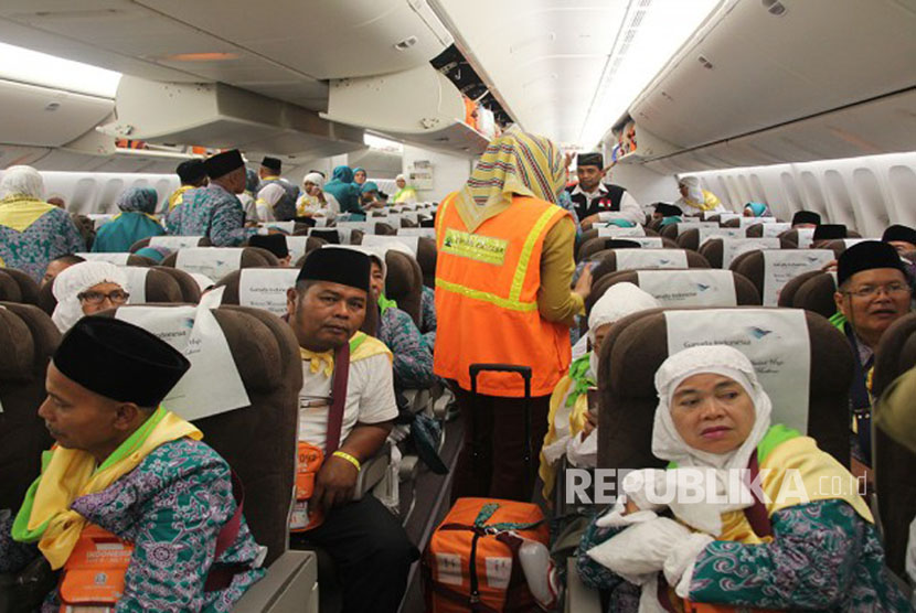 Calhaj kelompok terbang (Kloter) 15 Padang diberangkatkan Ahad (13/8) malam