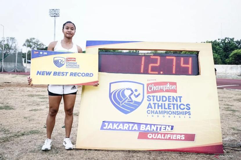 Calista Esther Emily memecahkan rekor nasional lari 100 meter putri di SAC Indonesia 2023 Jakarta-Banten Qualifiers.
