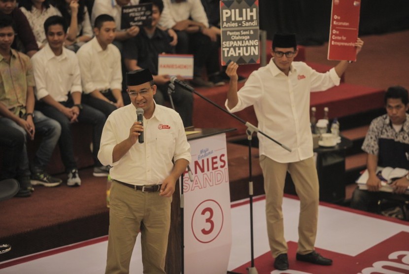 Calon Gubernur dan Wakil Gubernur DKI Jakarta Anies Baswedan (kiri) dan Sandiaga Uno (kanan).