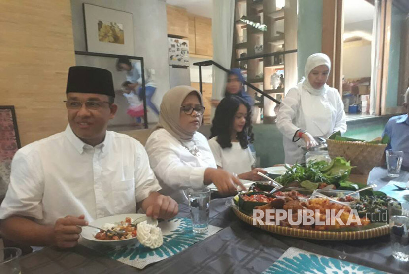 Gubernur DKI Jakarta Anies Baswedan dan keluarga (ilustrasi)