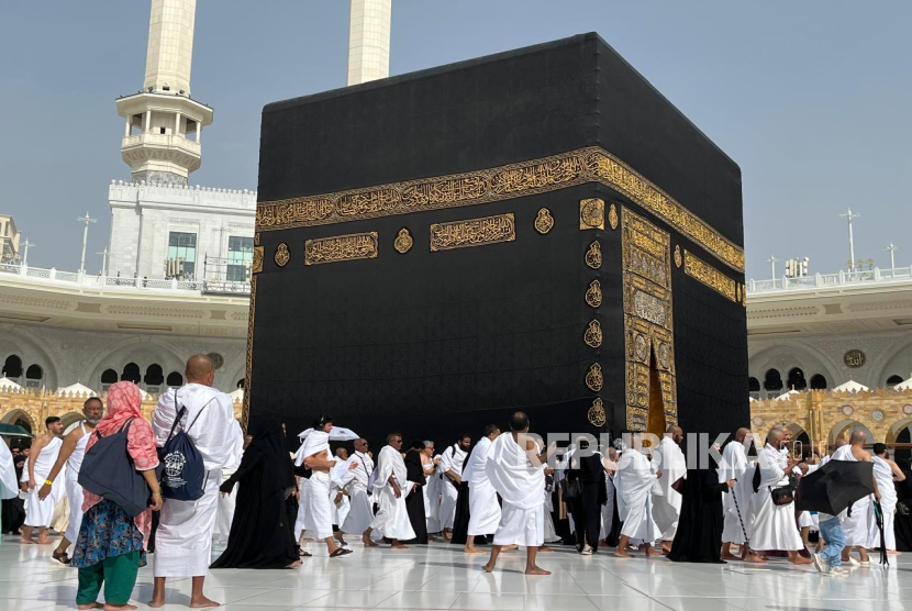 Calon jamaah haji mulai memadati Masjidil Haram di Makkah, Arab Saudi, Kamis (8/5/2025).